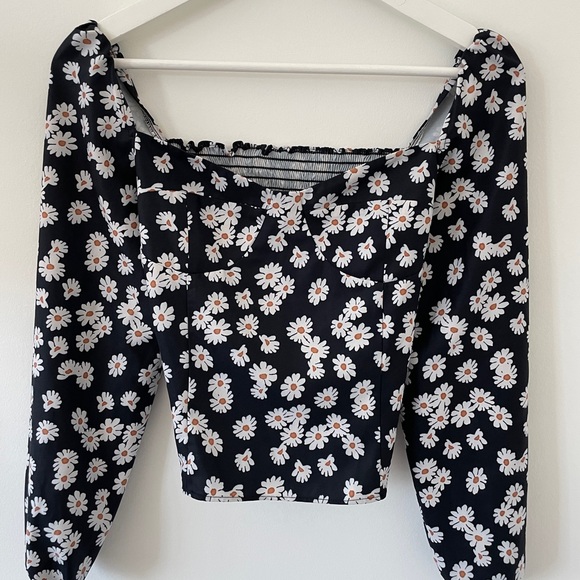 Daisies black blouse top, in the style of reformation, cottagecore - Picture 5 of 5